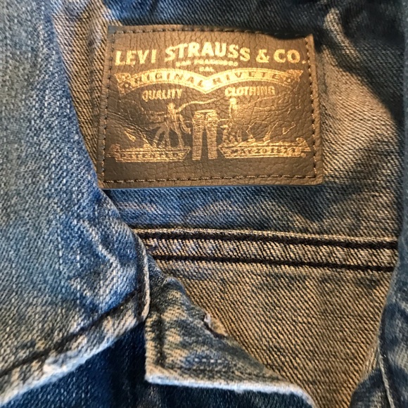 Levi’s Jean Jacket Cropped Size Medium - Picture 5 of 7